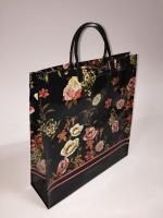 Пакет с пластмассовыми ручками (35х36+10) объемный Цветы на черном 10/50