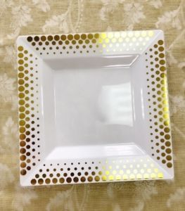 Тарелка пластиковая квадратная 165х165мм Tambien золотой декор Complement (10шт) 1/12 Тарелка пластиковая квадратная 165х165мм Tambien золотой декор Complement (10шт) 1/12
